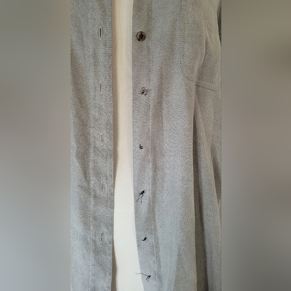 St. John's Bay Womens Grey Button-up Shirt Size L Missing Buttons - Picture 7 of 7